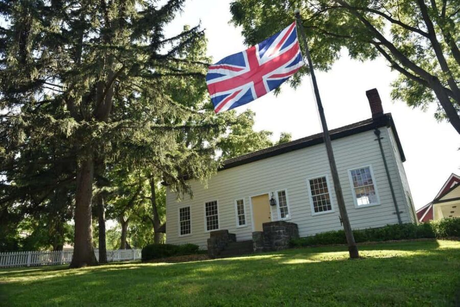 Niagara: Ultimate Day Tour including Niagara-on-the-Lake - Priority Niagara City Cruises and the Table Rock photo window